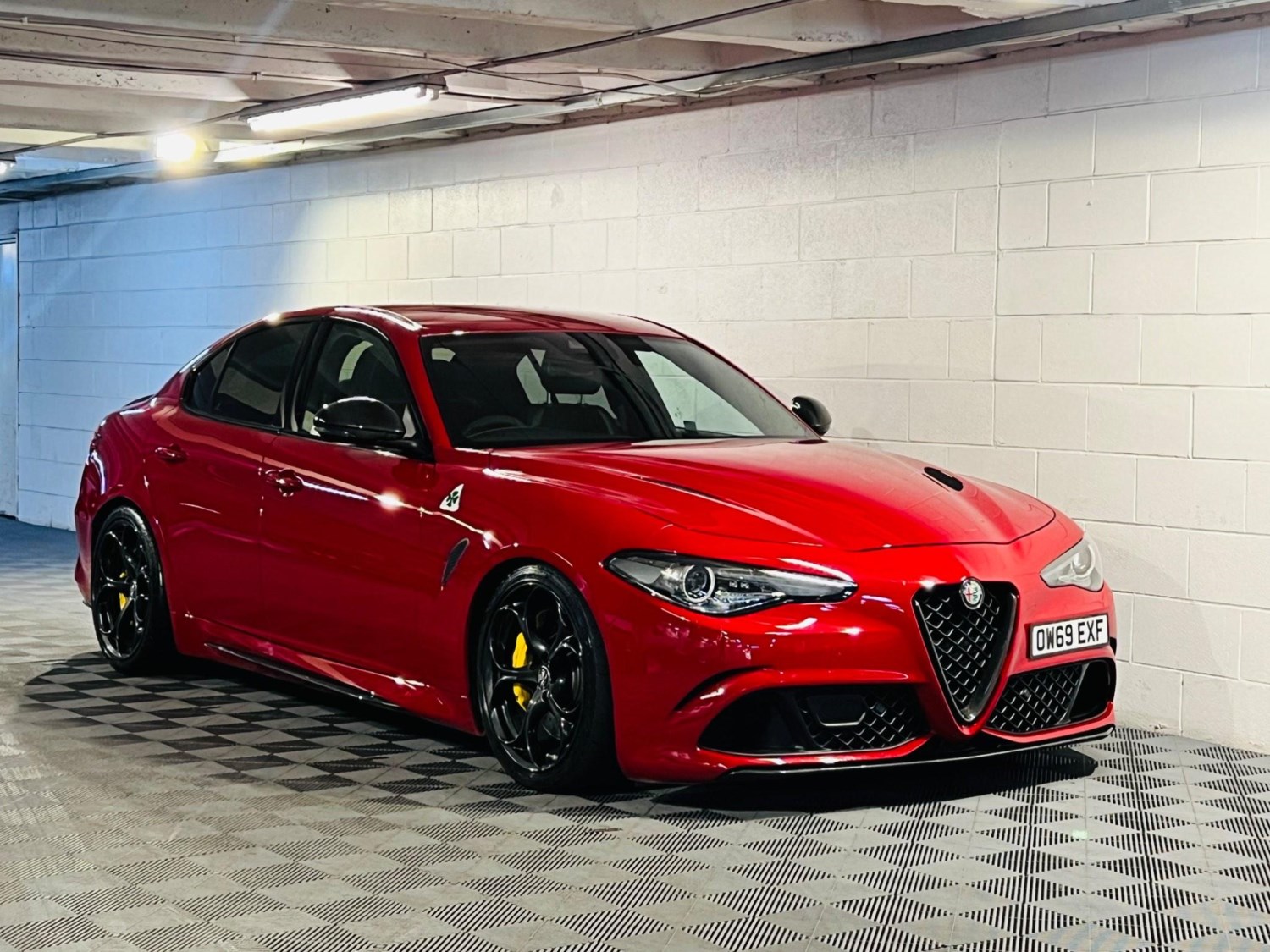 Alfa Romeo Giulia Listing Image