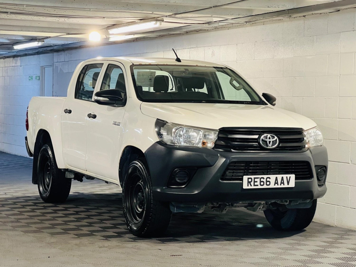 Toyota Hilux Listing Image