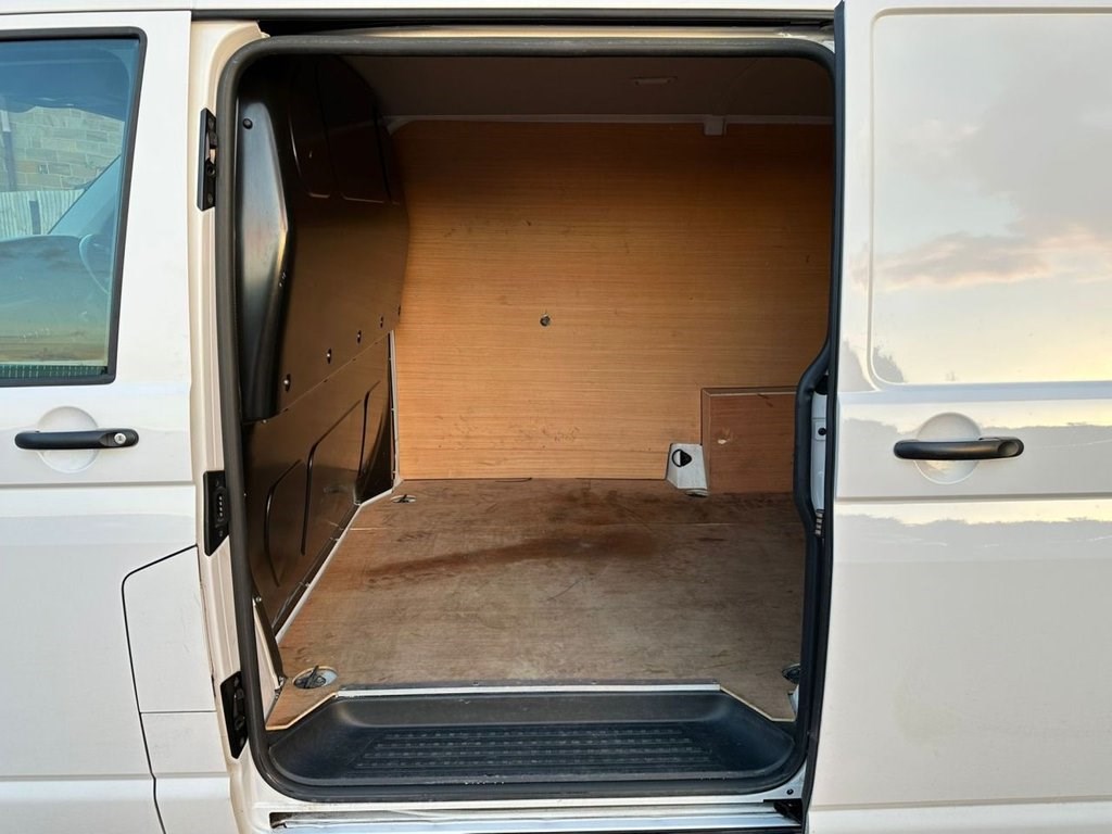 Volkswagen Transporter Listing Image