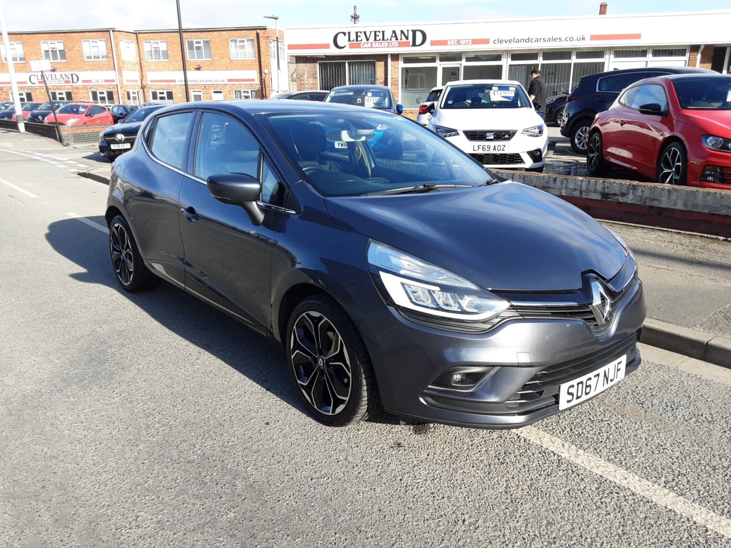 Renault Clio Listing Image