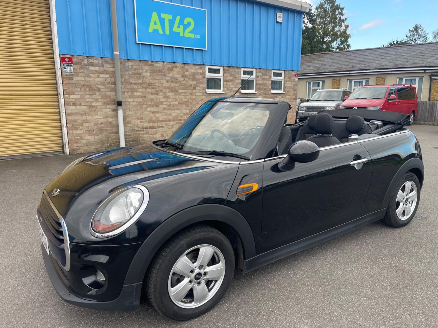 MINI Convertible Listing Image