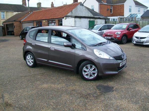 2011 (61) Honda Jazz 1.4 i-VTEC ES 5dr Automatic, 43,000 miles with service history,Park sensors For Sale In Lowestoft, Suffolk