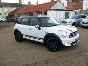 2012 12 MINI Countryman 1.6 Cooper 5dr, Electric panoramic roof, 18'' Alloys, Cruise, Climate. 5 Doors HATCHBACK