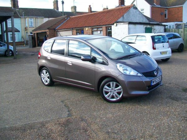2013 (63) Honda Jazz 1.4 i-VTEC ES Plus 5dr, 51,000 miles with full honda service history. For Sale In Lowestoft, Suffolk
