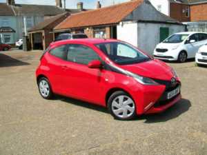 2014 64 Toyota AYGO 1.0 VVT-i X-Play 3dr, Free road tax, 44k fsh, Aircon, Reversing camera. 3 Doors HATCHBACK