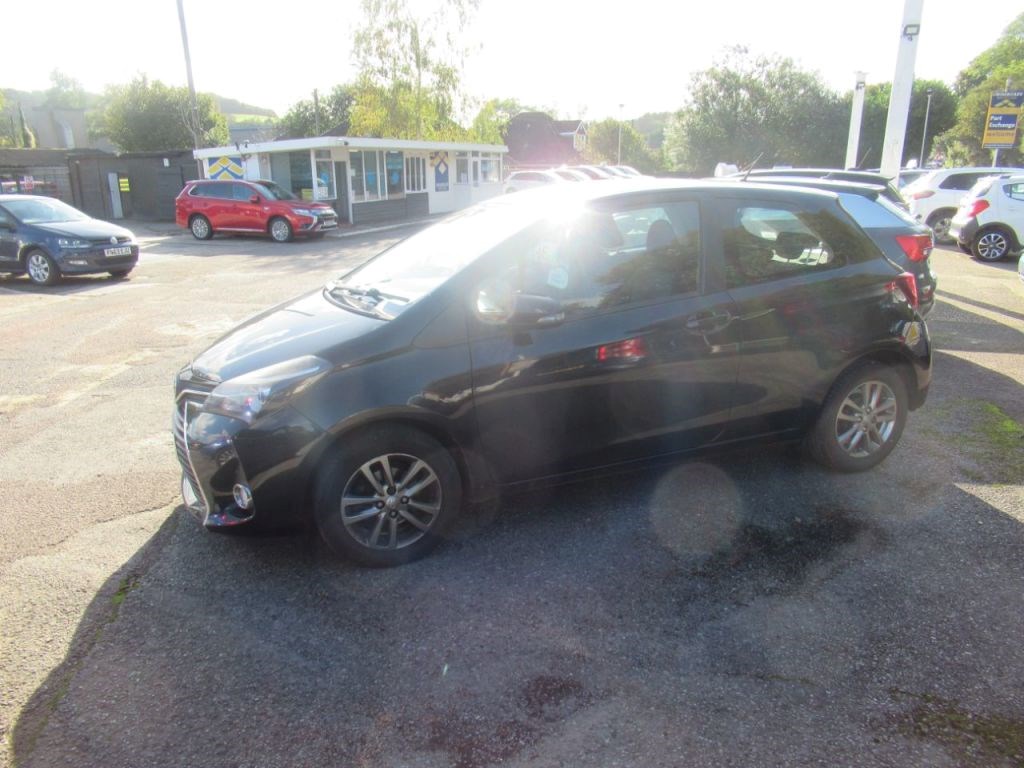 Toyota Yaris Listing Image