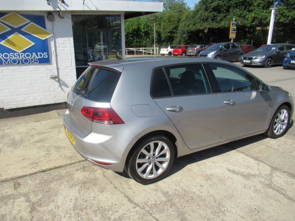 Volkswagen Golf Listing Image