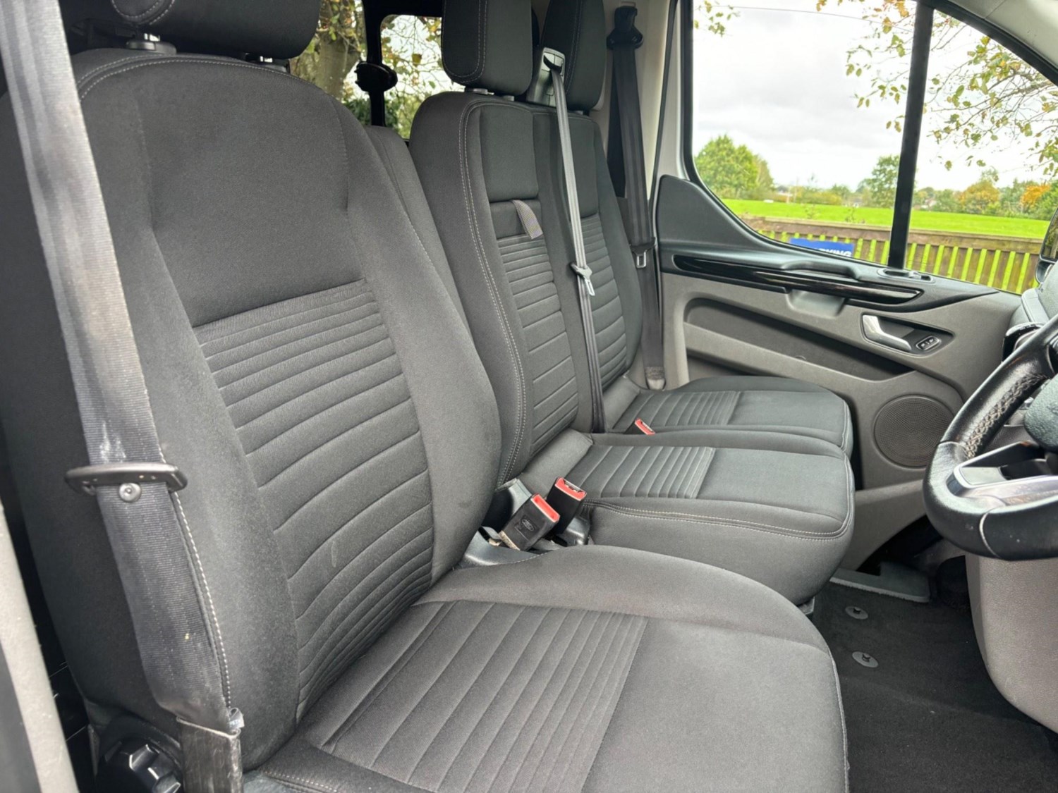 Ford Transit Custom Listing Image