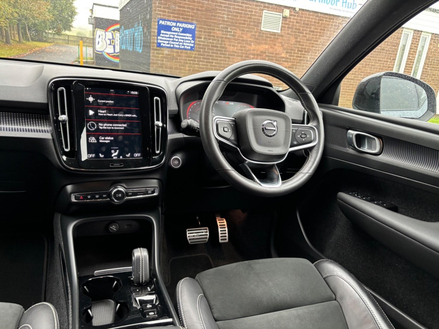 Volvo XC40 Listing Image