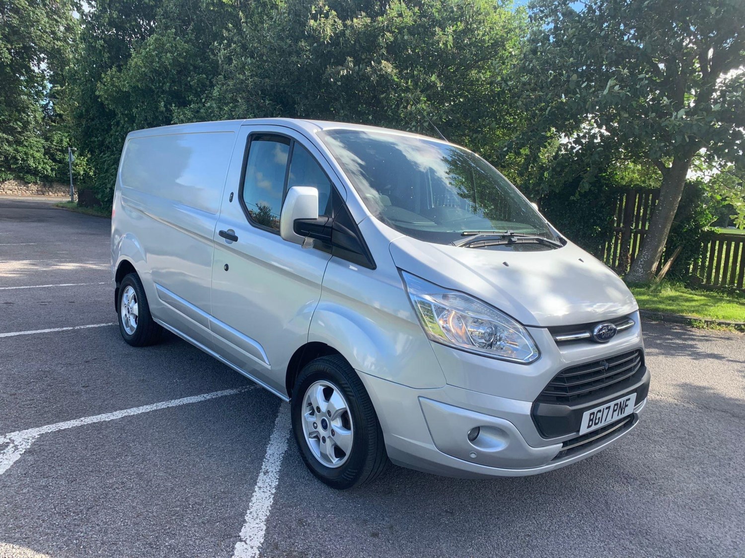 Ford Transit Custom Listing Image