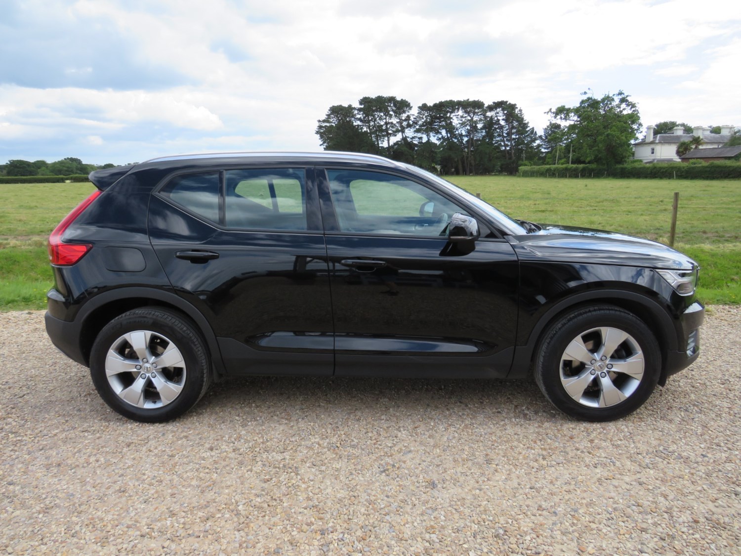 Volvo XC40 Listing Image