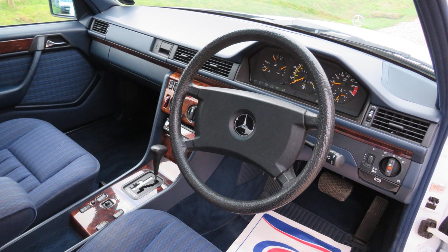 1990 (H) Mercedes-Benz E Class 230 E 4dr Auto [W124] For Sale In Lymington, Hampshire