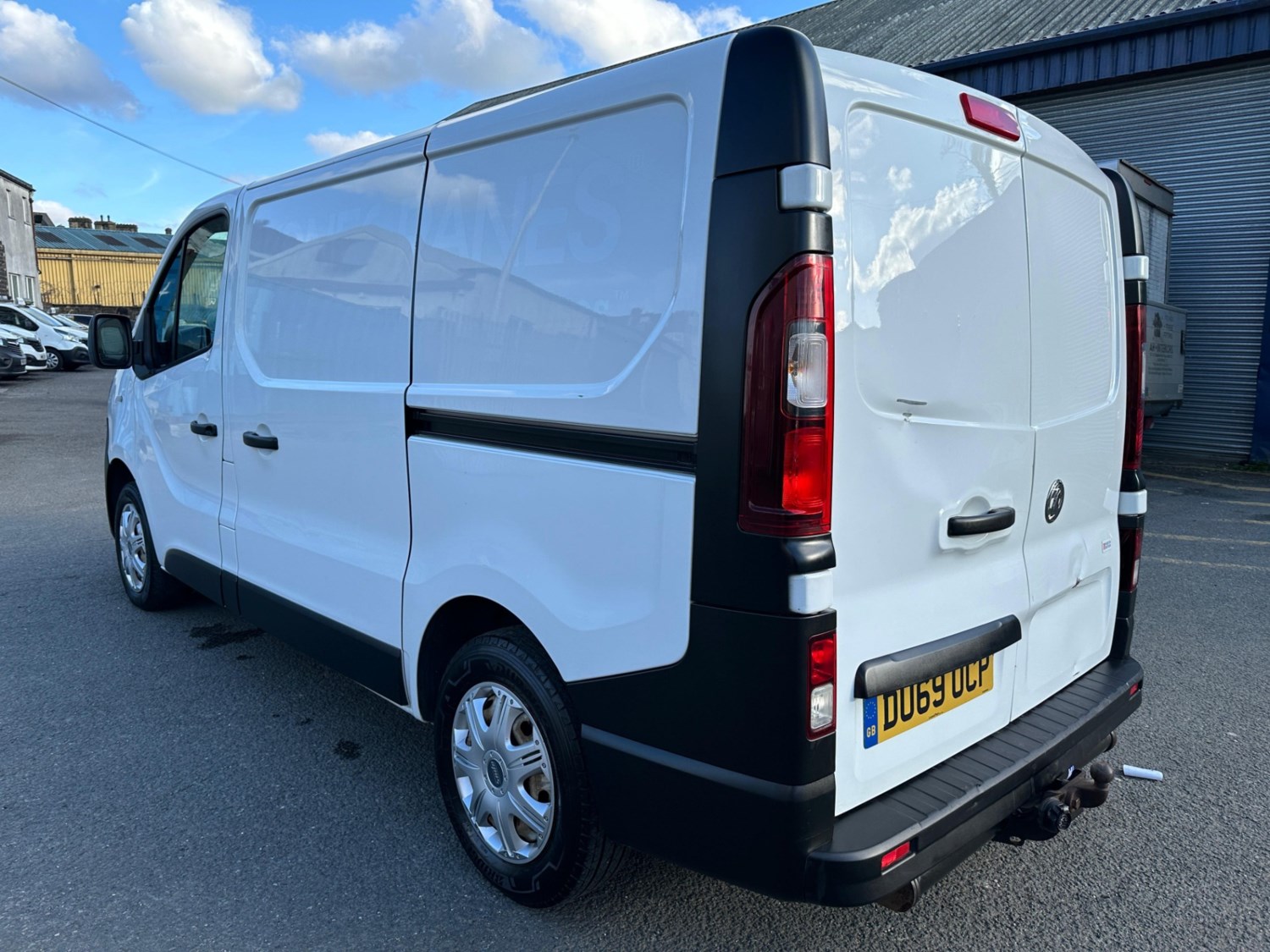 Vauxhall Vivaro Listing Image