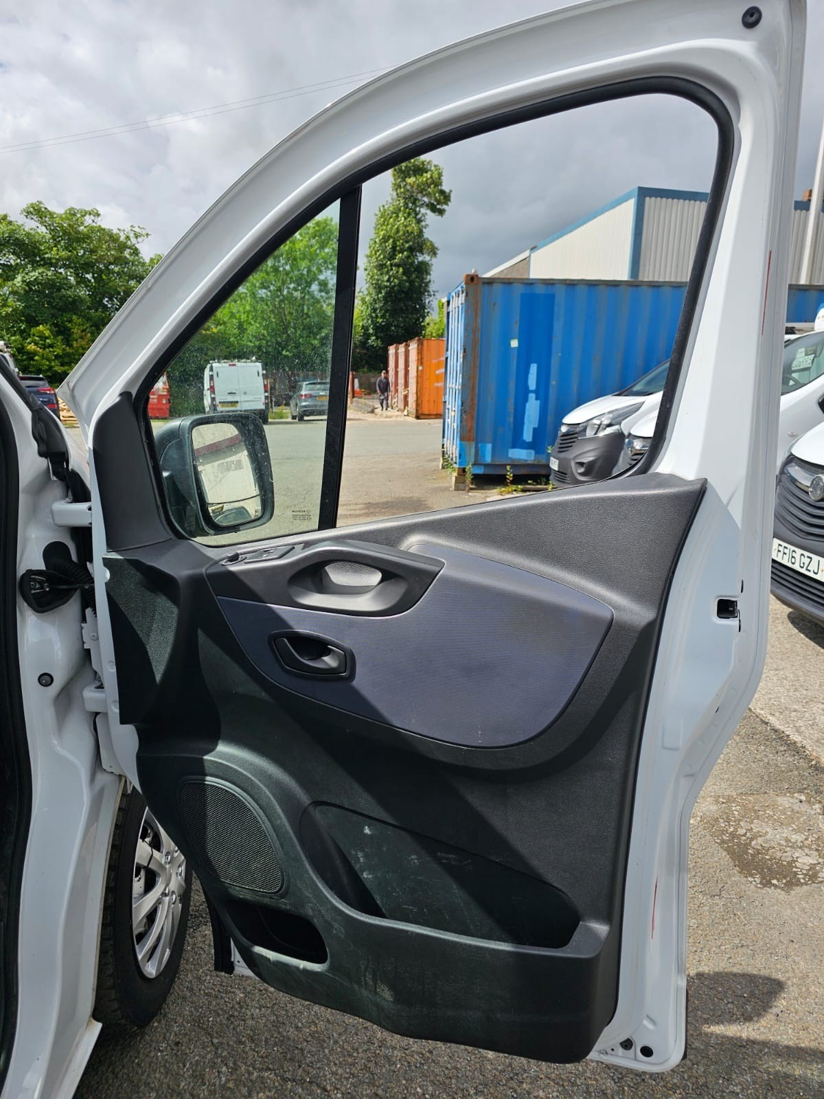 Vauxhall Vivaro Listing Image