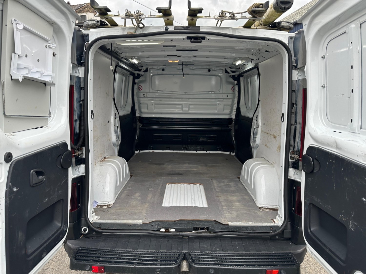 Vauxhall Vivaro Listing Image