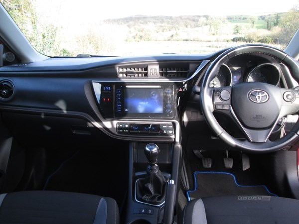 Toyota Auris Listing Image