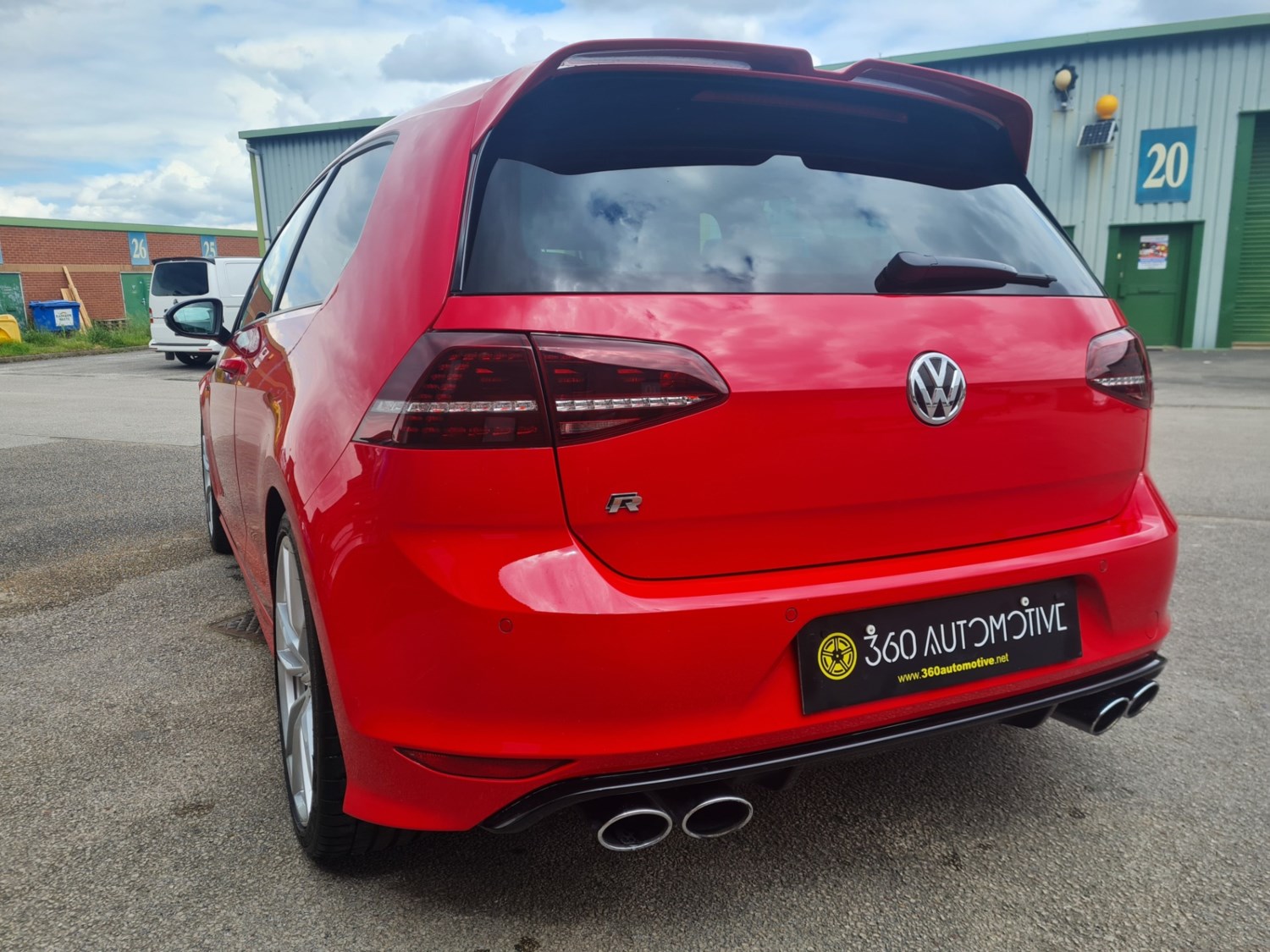 Volkswagen Golf Listing Image