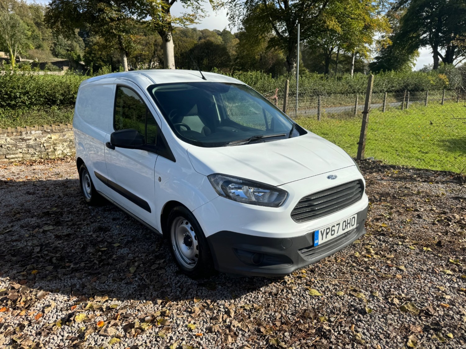 Ford Transit Courier Listing Image