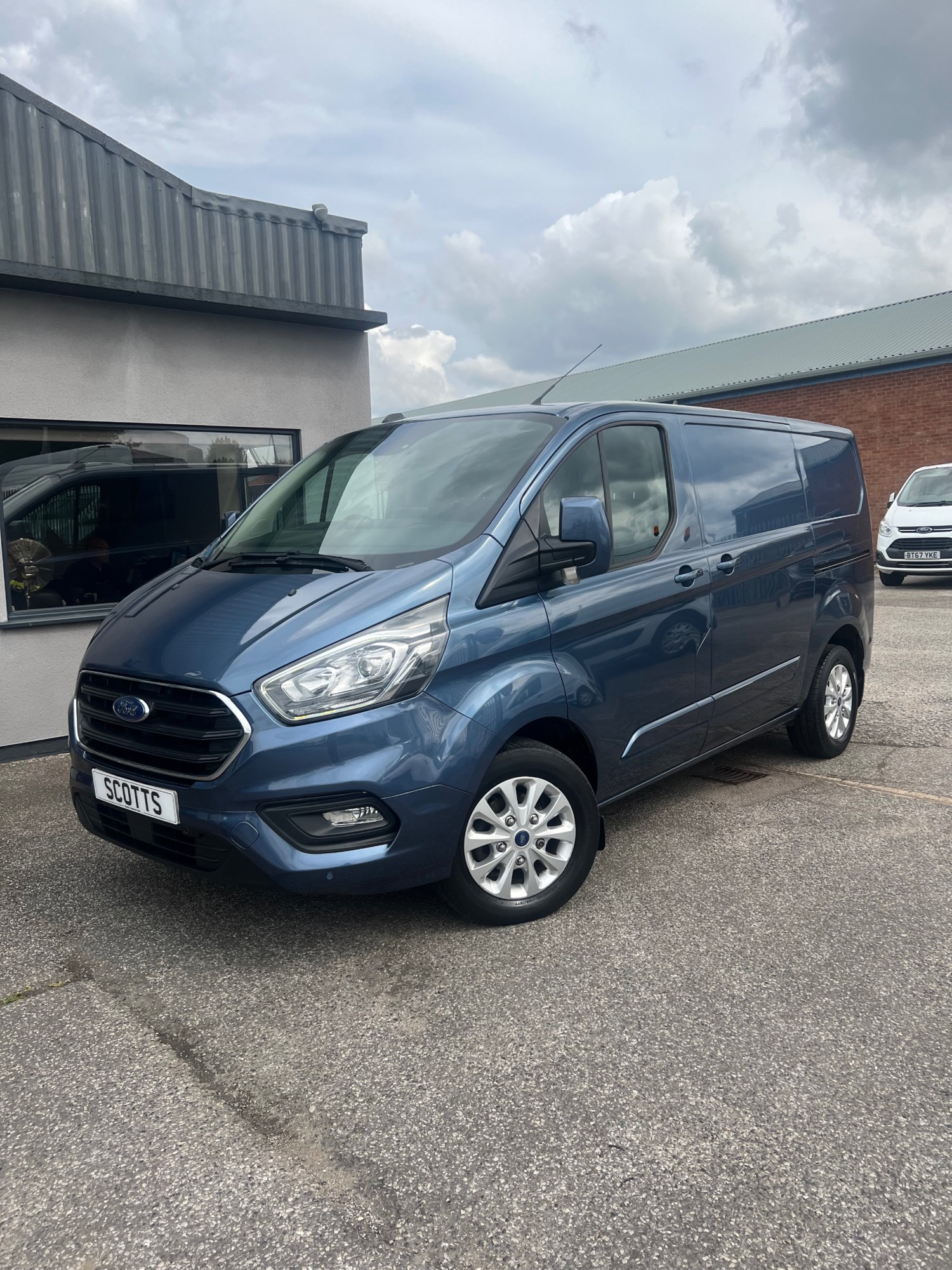 Ford Transit Custom Listing Image