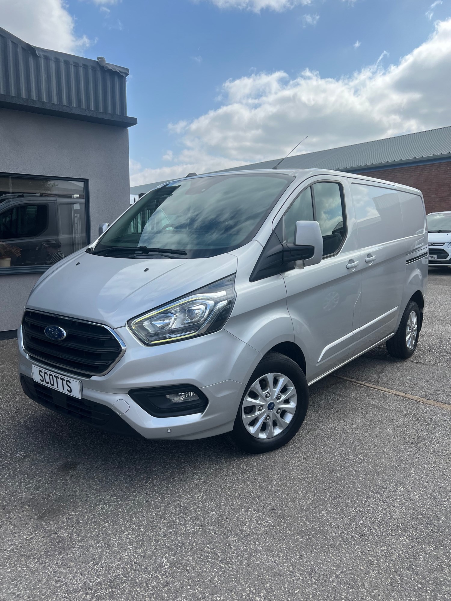 Ford Transit Custom Listing Image