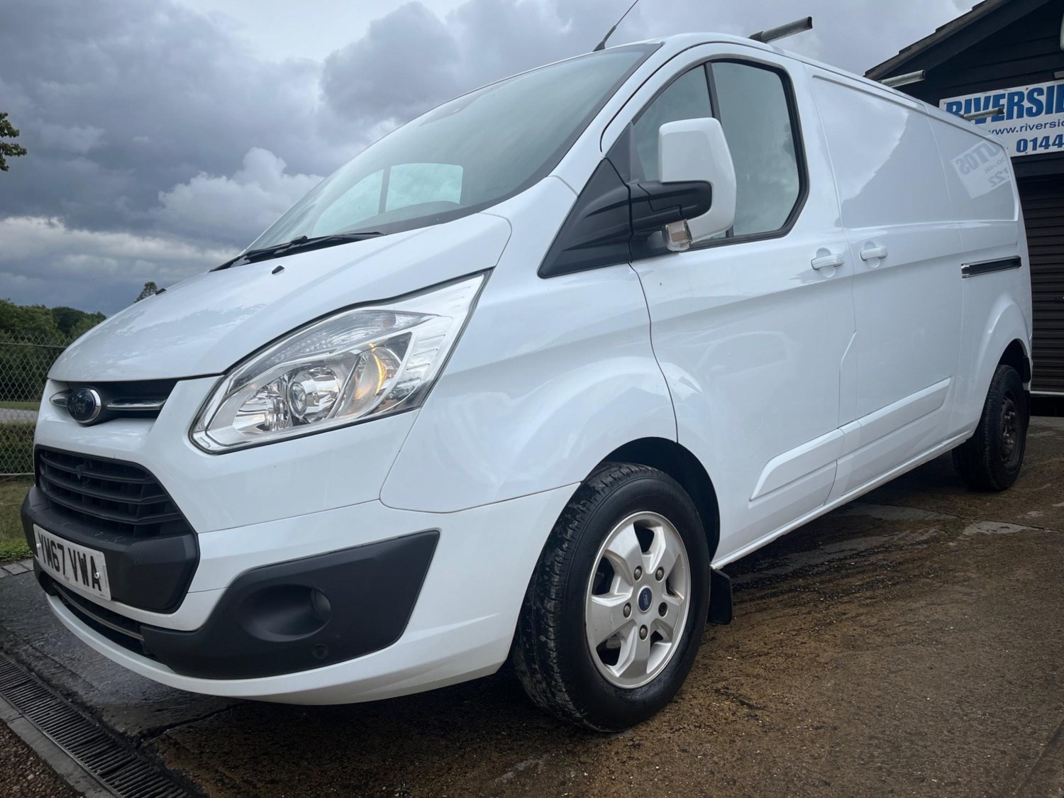 Ford Transit Custom Listing Image