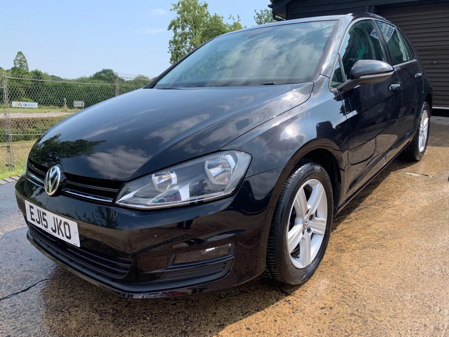 Volkswagen Golf Listing Image