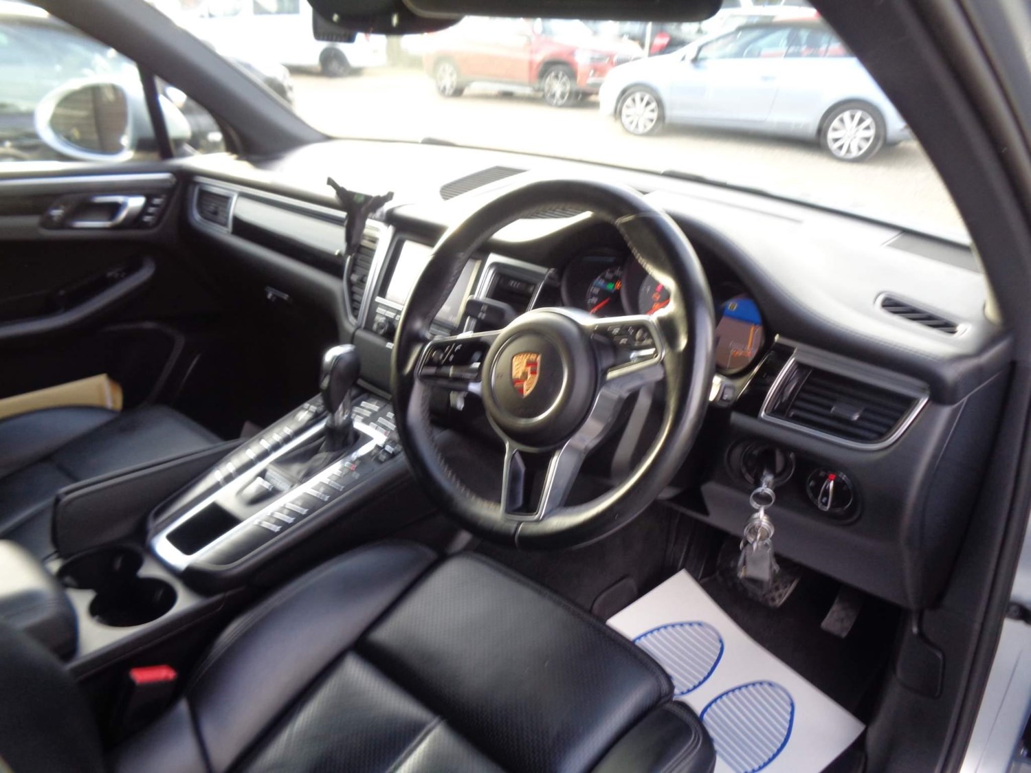 Porsche Macan Listing Image