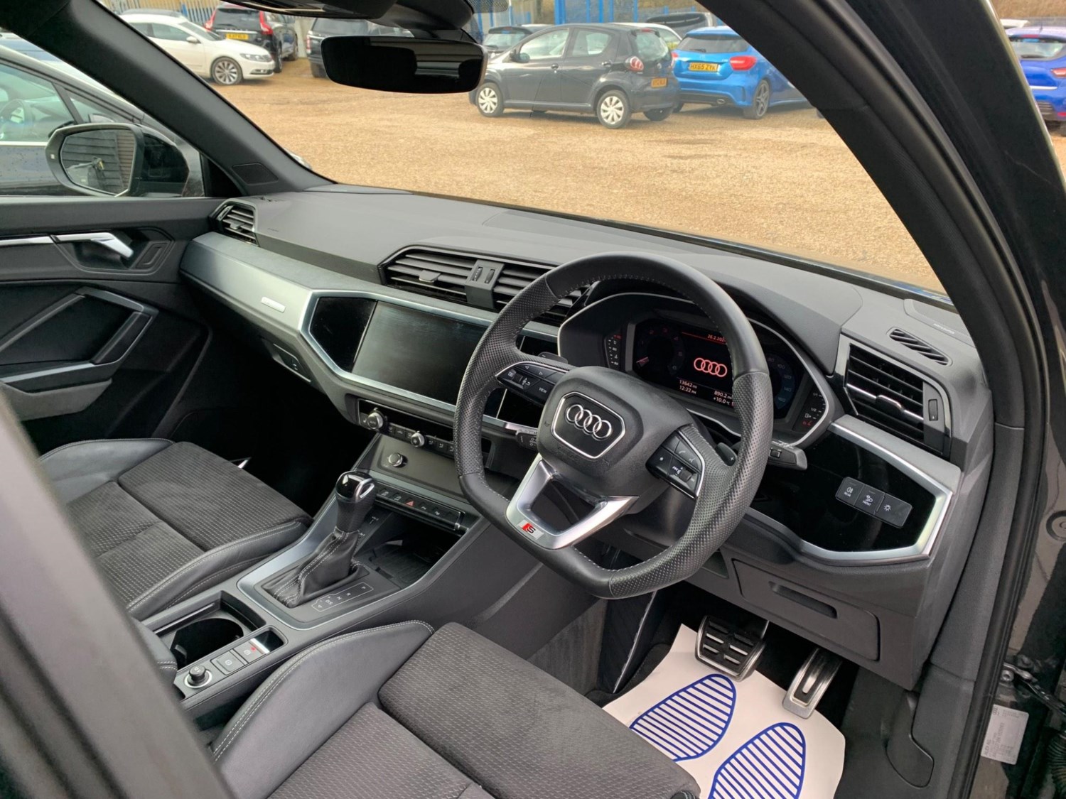 Audi Q3 Listing Image