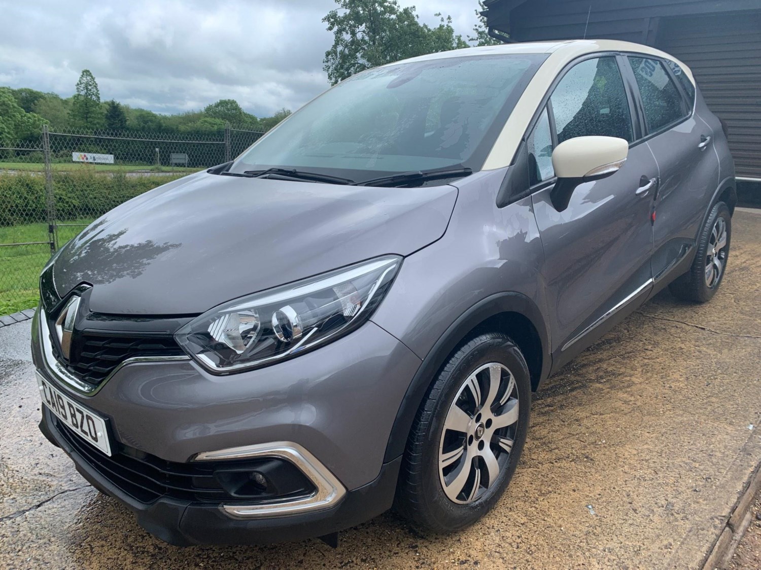 Renault Captur Listing Image