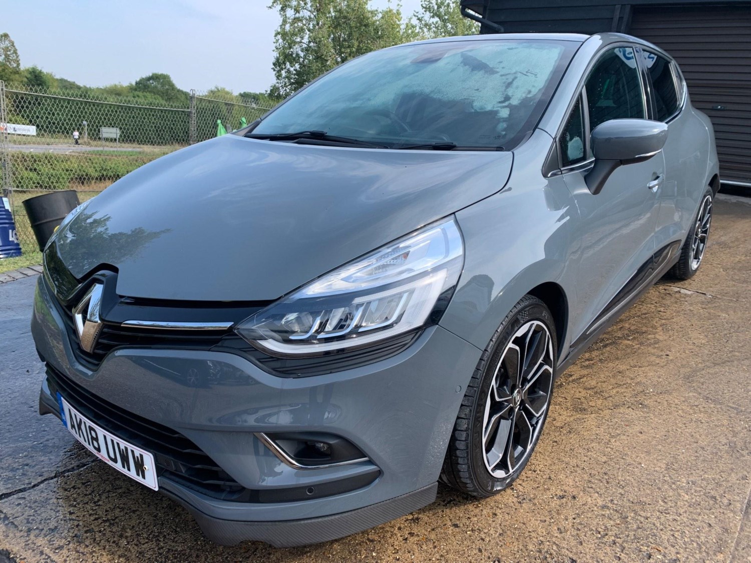 Renault Clio Listing Image