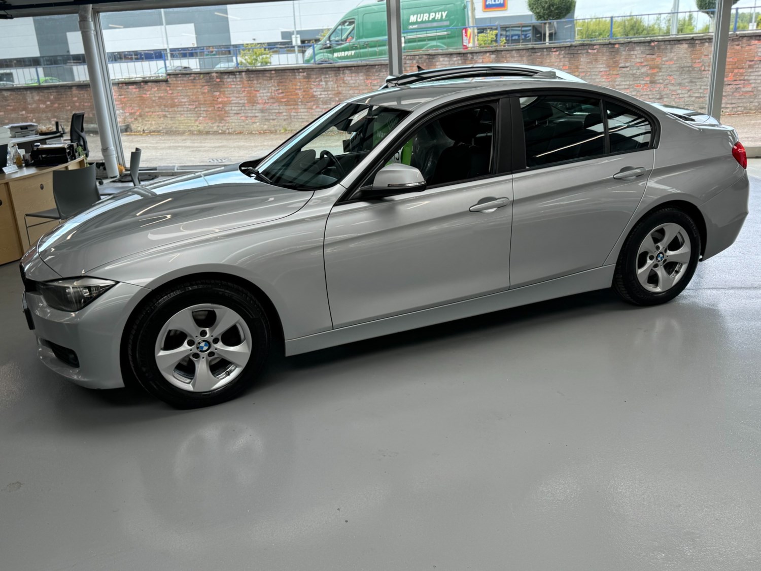 BMW 3 Series Listing Image