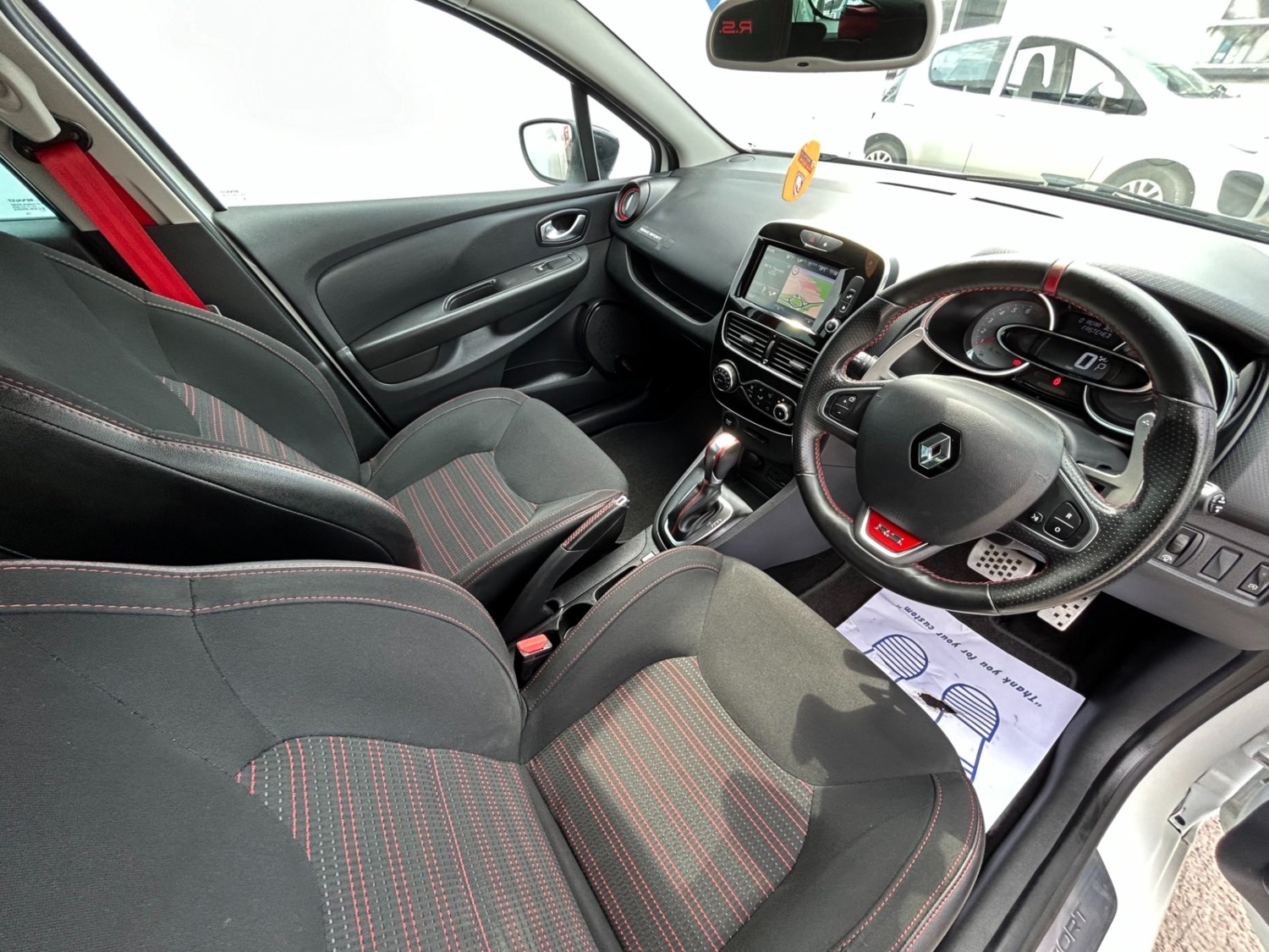 Renault Clio Listing Image