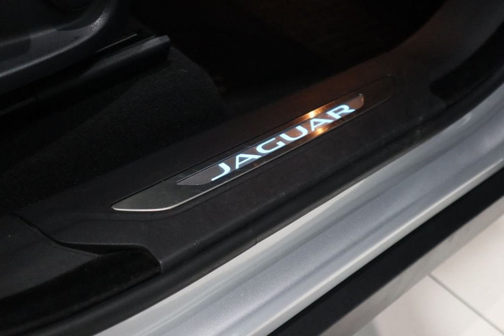 Jaguar F-PACE Listing Image