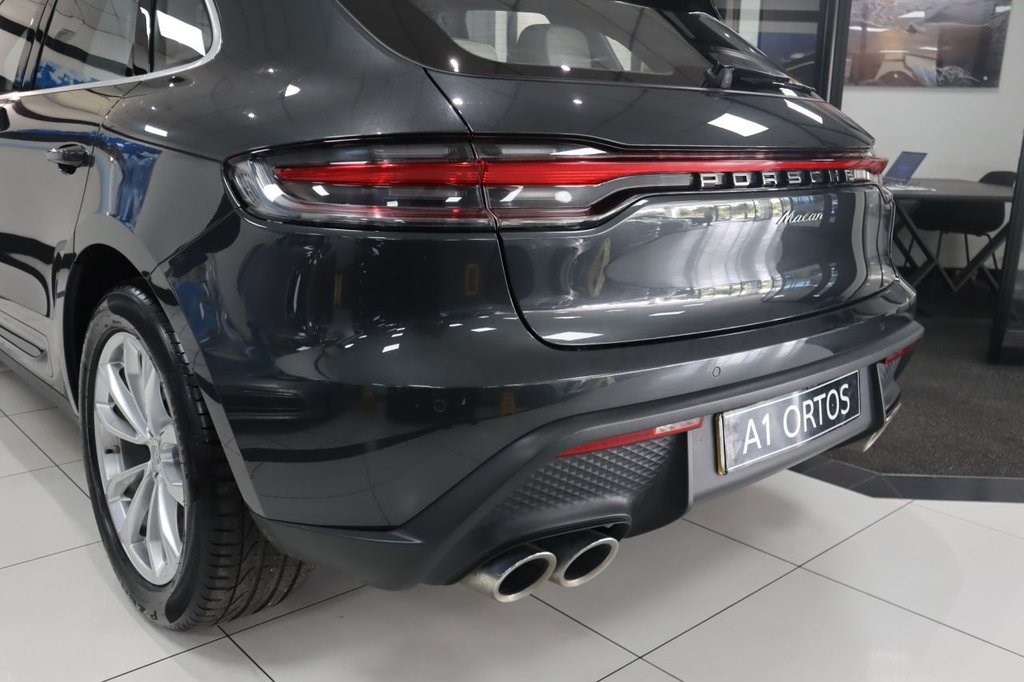 Porsche Macan Listing Image