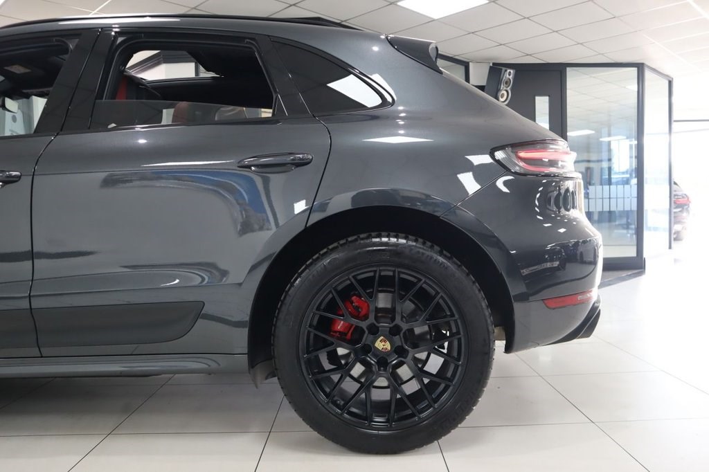 Porsche Macan Listing Image