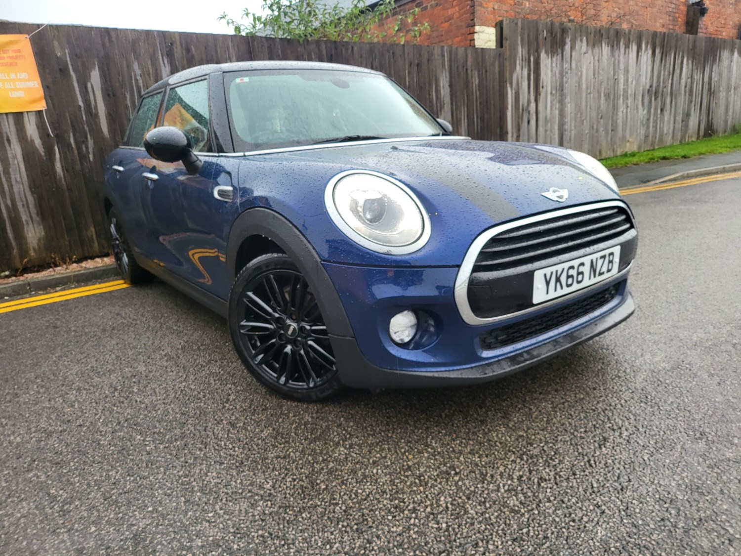 MINI Hatch Listing Image