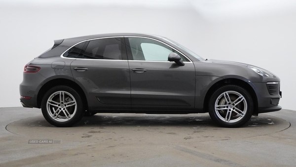 Porsche Macan Listing Image