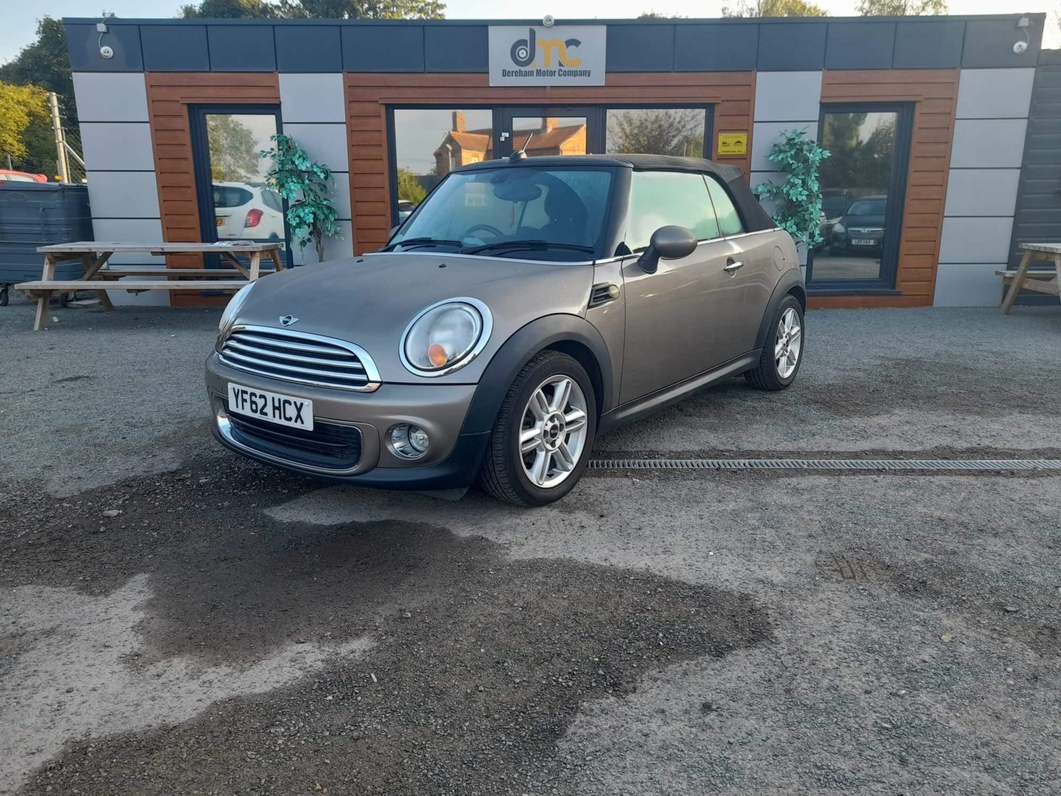 MINI Convertible Listing Image