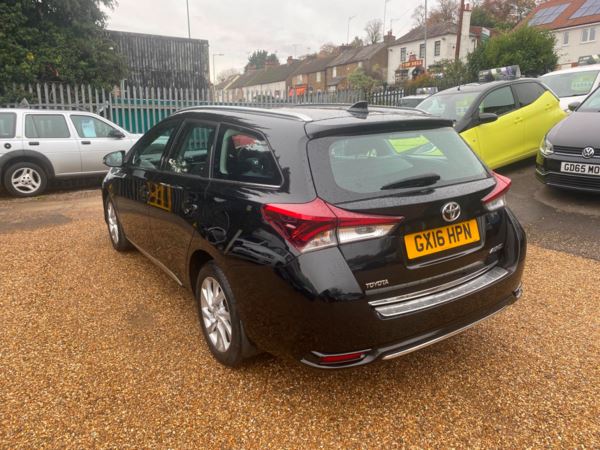 2016 (16) Toyota Auris 1.2T Business Edition 5dr For Sale In Kings Langley, Hertfordshire