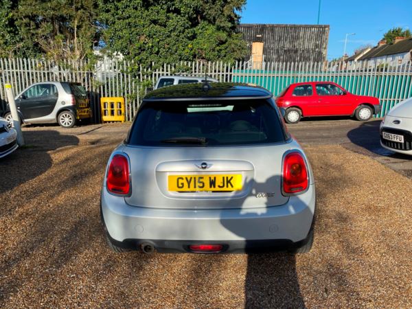 2015 (15) MINI HATCHBACK 1.5 Cooper 3dr Auto For Sale In Kings Langley, Hertfordshire