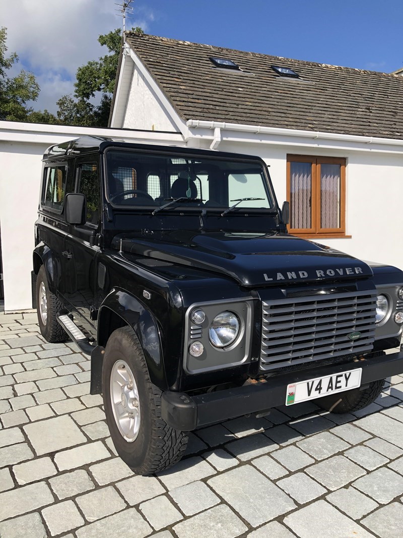 Land Rover Defender 90 Listing Image