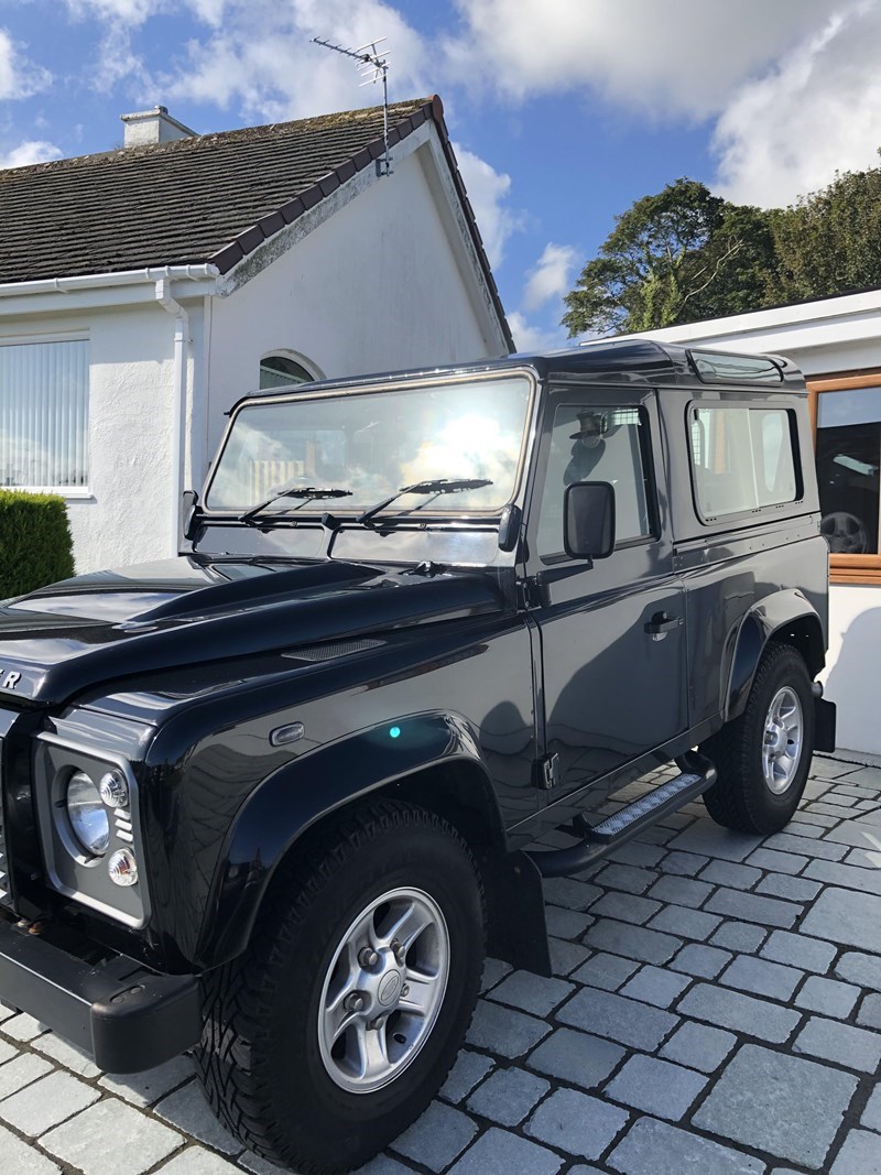 Land Rover Defender 90 Listing Image