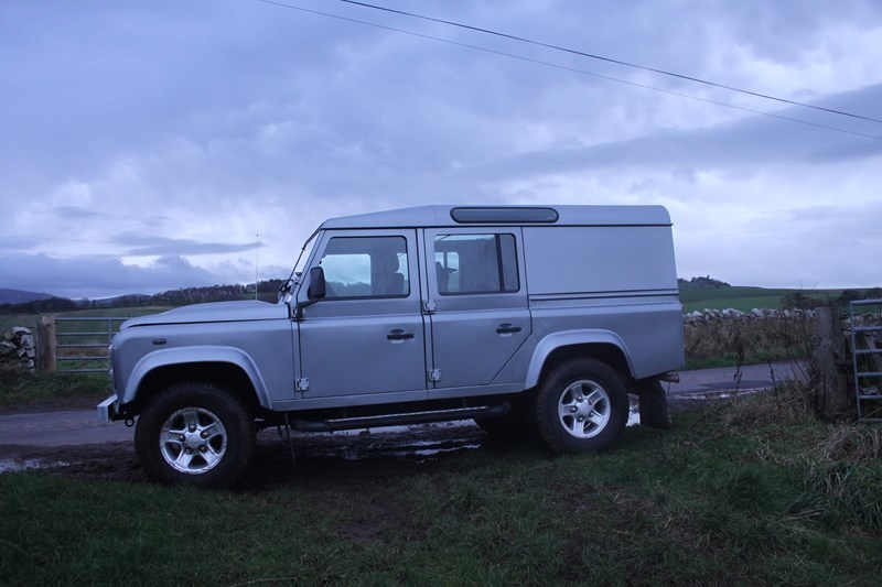 Land Rover Defender 110 Listing Image