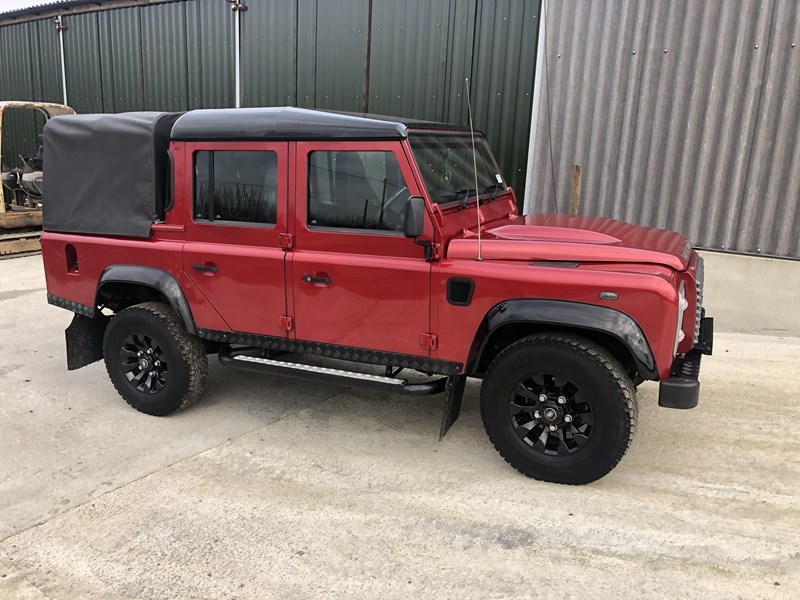 Land Rover Defender 110 Listing Image