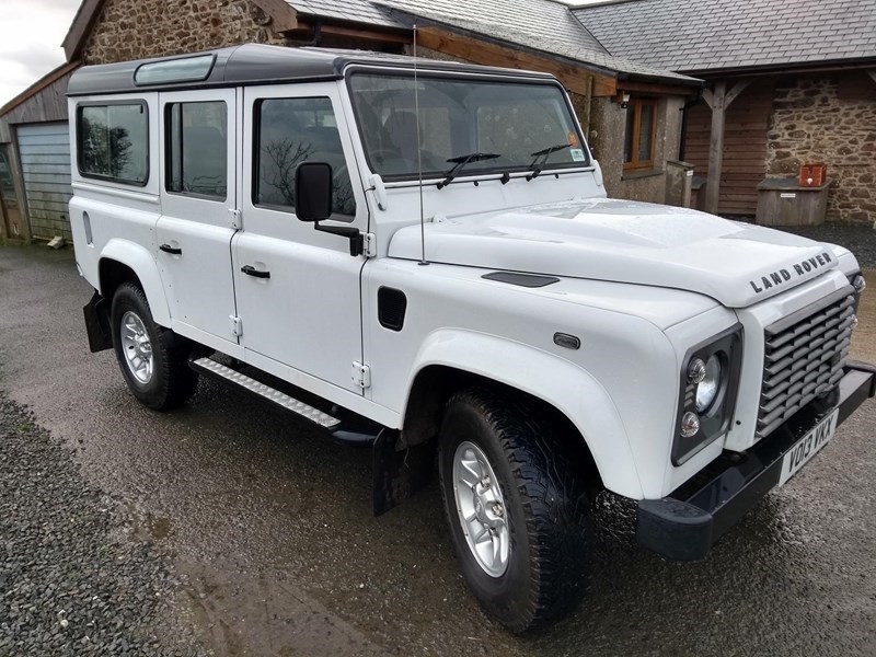 Land Rover Defender 110 Listing Image