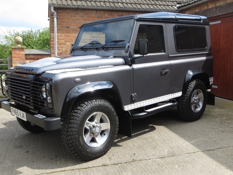 Land Rover Defender 90 Listing Image