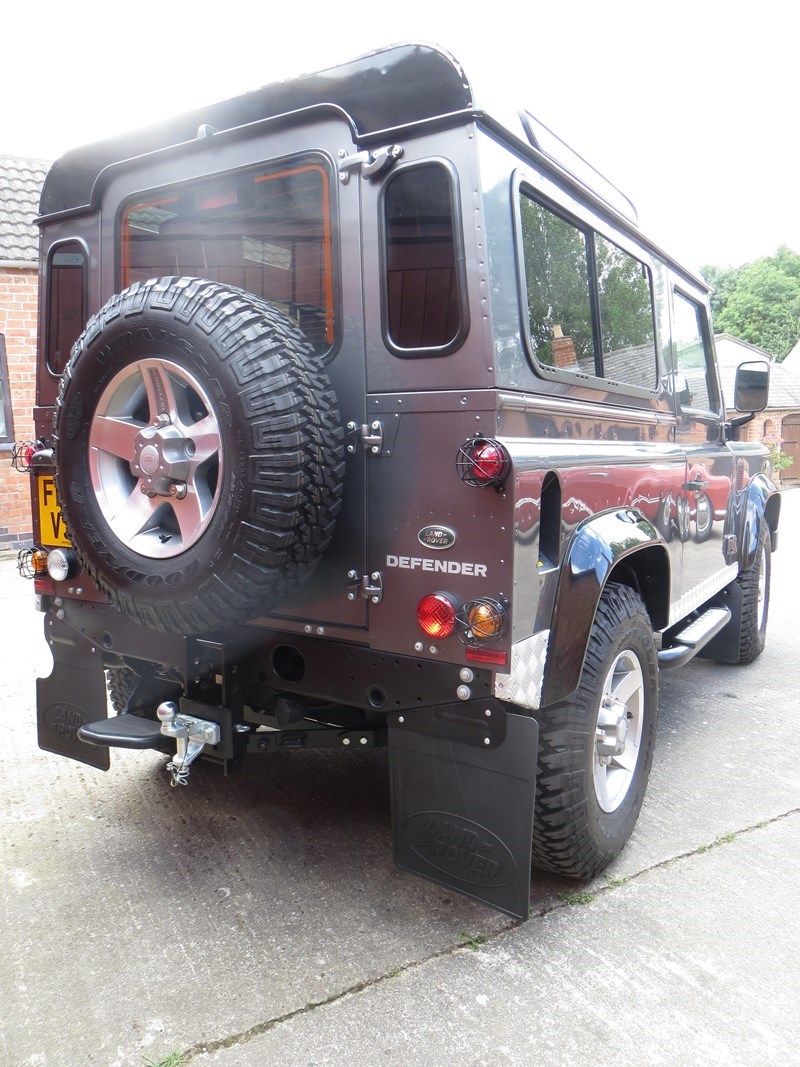 Land Rover Defender 90 Listing Image