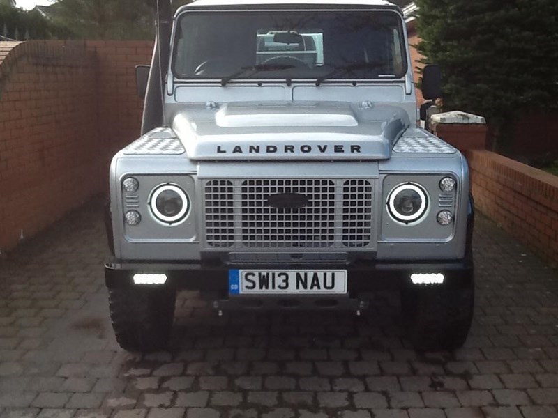 Land Rover Defender 110 Listing Image