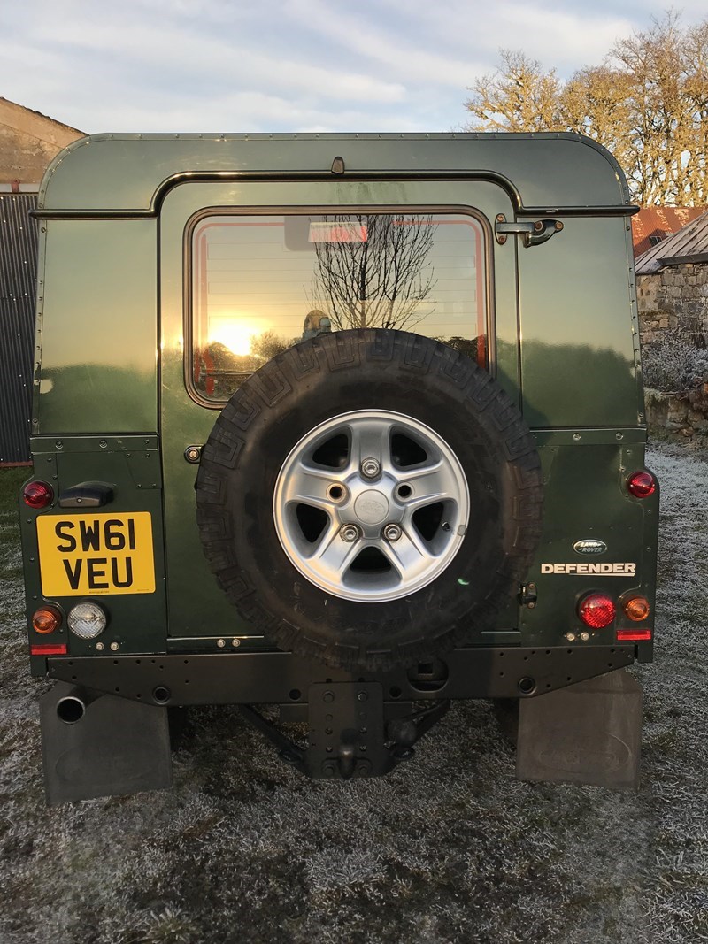 Land Rover Defender 110 Listing Image