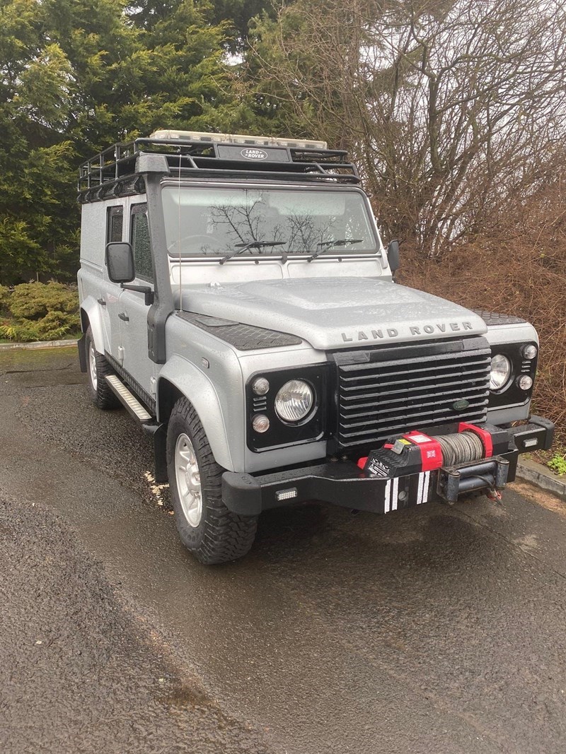 Land Rover Defender 110 Listing Image